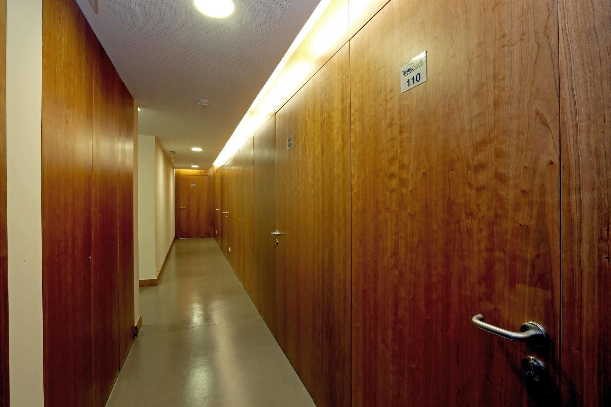 Room & Go By Lince ポンタ・デルガダ エクステリア 写真